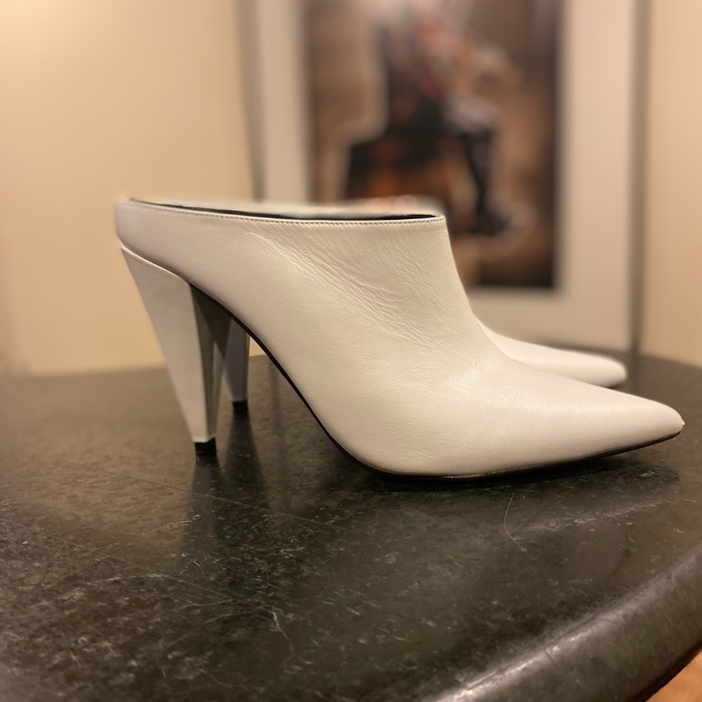 White leather beautiful booties. Size 8.5